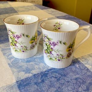 Queen’s Fine Bone China tea / coffee cups